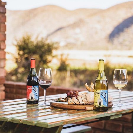 Otavi Vineyards Self-Catering & Camping מראה חיצוני תמונה