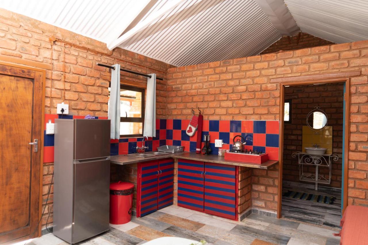 Otavi Vineyards Self-Catering & Camping מראה חיצוני תמונה