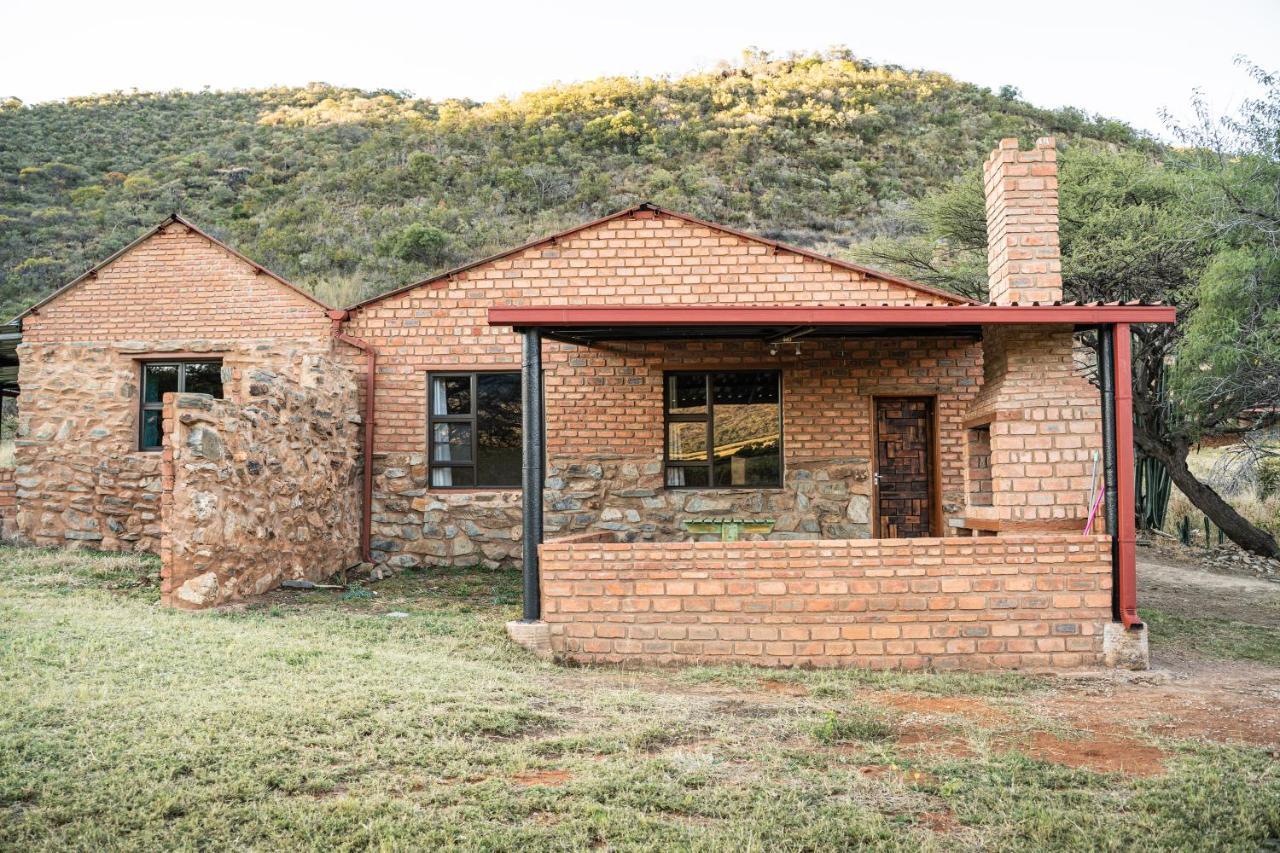 Otavi Vineyards Self-Catering & Camping מראה חיצוני תמונה