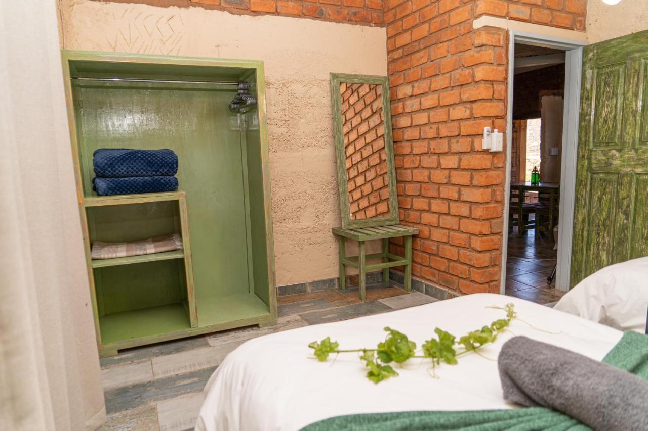 Otavi Vineyards Self-Catering & Camping מראה חיצוני תמונה