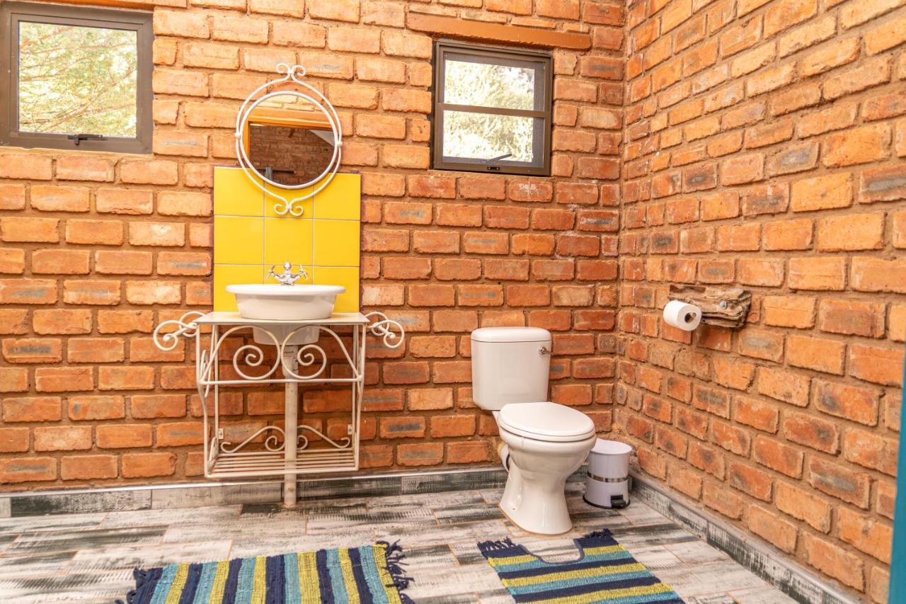 Otavi Vineyards Self-Catering & Camping מראה חיצוני תמונה